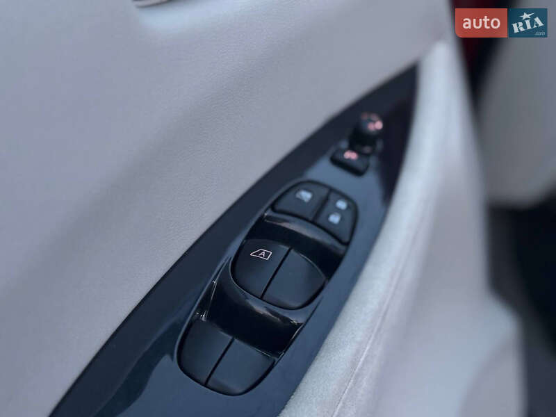 Хэтчбек Nissan Leaf 2013 в Львове фото 28 Хэтчбек Nissan Leaf 2013 в Львове