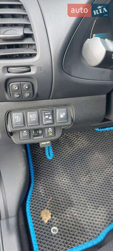 Хэтчбек Nissan Leaf 2015 в Кривом Роге фото 7 Хэтчбек Nissan Leaf 2015 в Кривом Роге