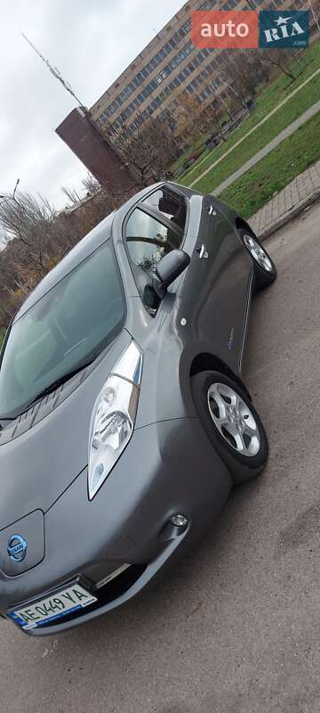 Хэтчбек Nissan Leaf 2015 в Кривом Роге фото 2 Хэтчбек Nissan Leaf 2015 в Кривом Роге