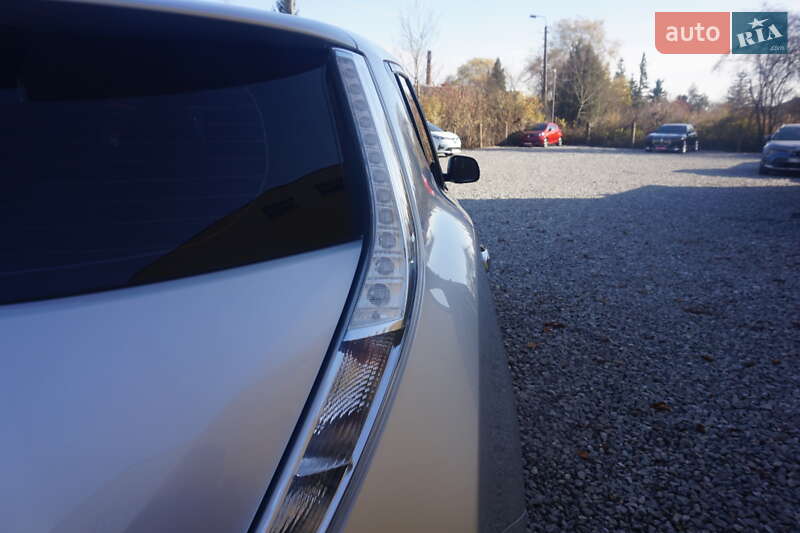 Хэтчбек Nissan Leaf 2013 в Самборе фото 22 Хэтчбек Nissan Leaf 2013 в Самборе