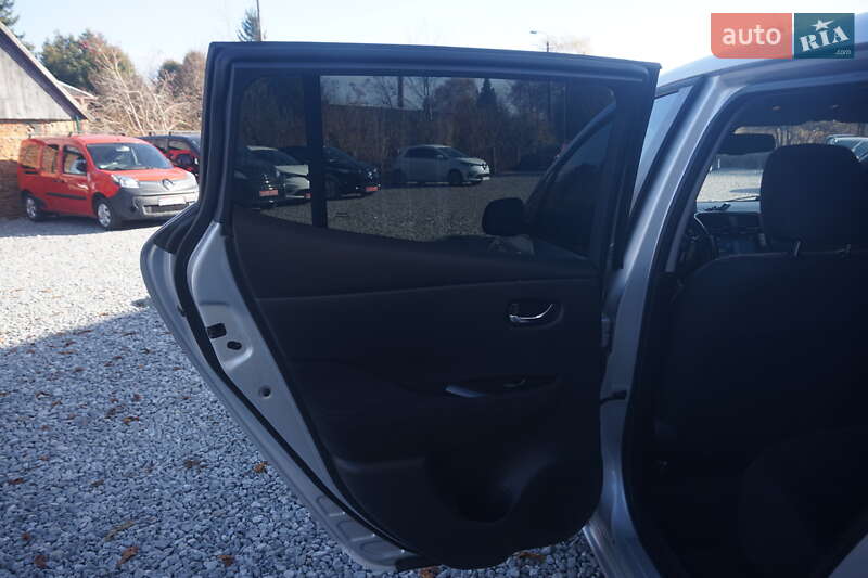 Хэтчбек Nissan Leaf 2013 в Самборе фото 43 Хэтчбек Nissan Leaf 2013 в Самборе