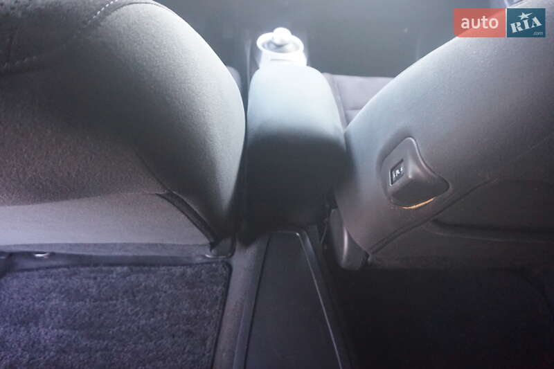 Хэтчбек Nissan Leaf 2013 в Самборе фото 47 Хэтчбек Nissan Leaf 2013 в Самборе