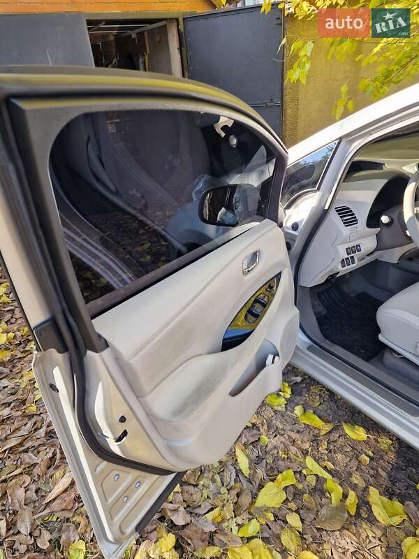 Хэтчбек Nissan Leaf 2012 в Одессе
