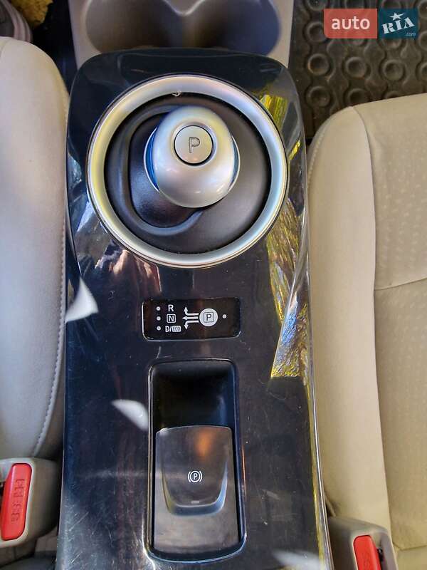 Хэтчбек Nissan Leaf 2012 в Одессе