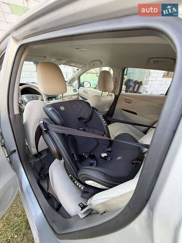 Хэтчбек Nissan Leaf 2012 в Луцке фото 7 Хэтчбек Nissan Leaf 2012 в Луцке