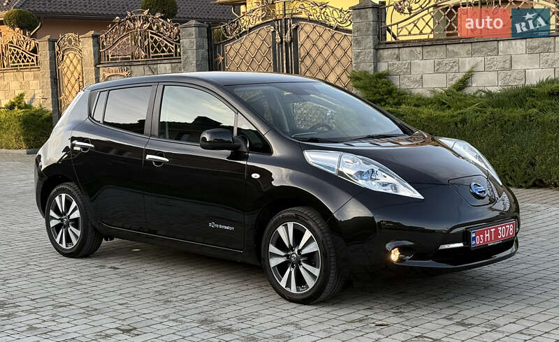 Хэтчбек Nissan Leaf 2015 в Ровно