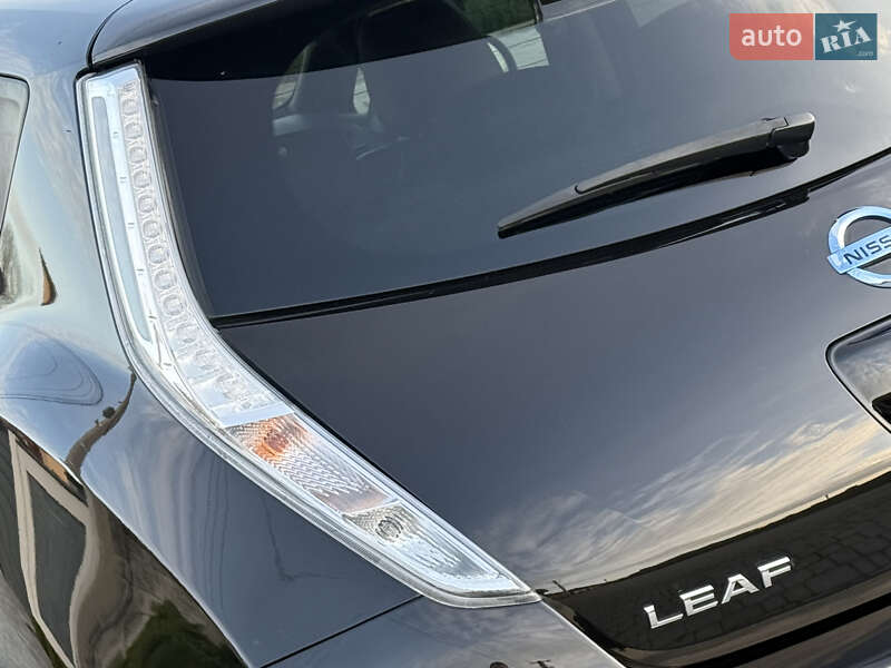 Хэтчбек Nissan Leaf 2015 в Ровно