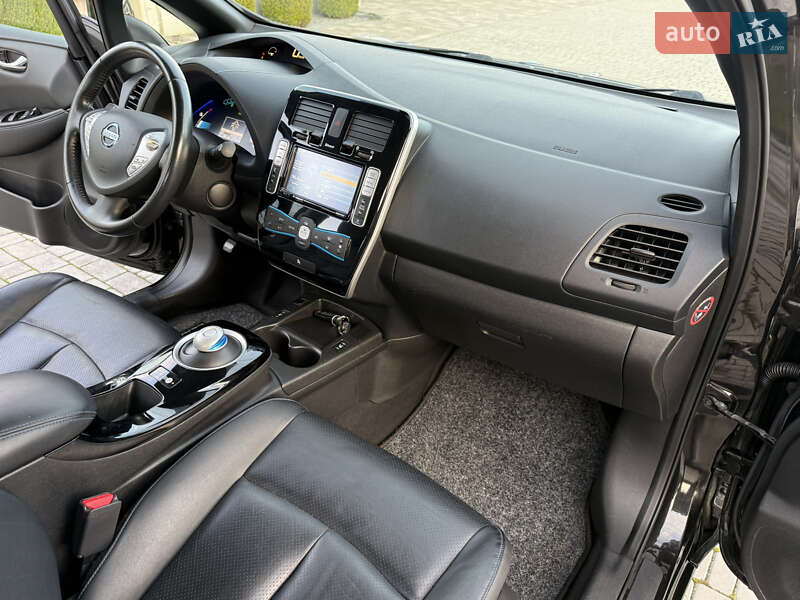 Хэтчбек Nissan Leaf 2015 в Ровно