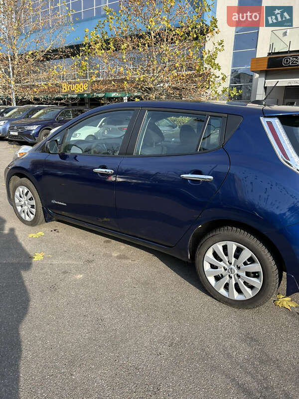 Хэтчбек Nissan Leaf 2017 в Киеве