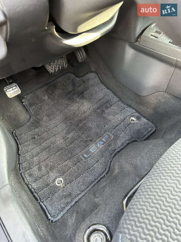 Хэтчбек Nissan Leaf 2017 в Киеве