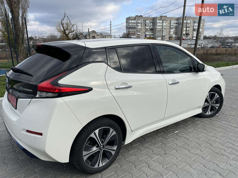 Хэтчбек Nissan Leaf 2020 в Кропивницком
