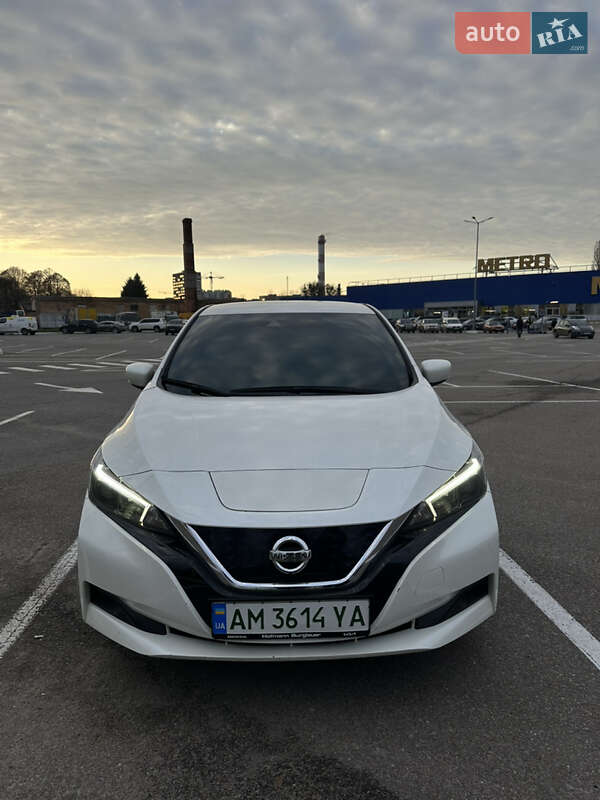 Хэтчбек Nissan Leaf 2018 в Житомире фото Хэтчбек Nissan Leaf 2018 в Житомире