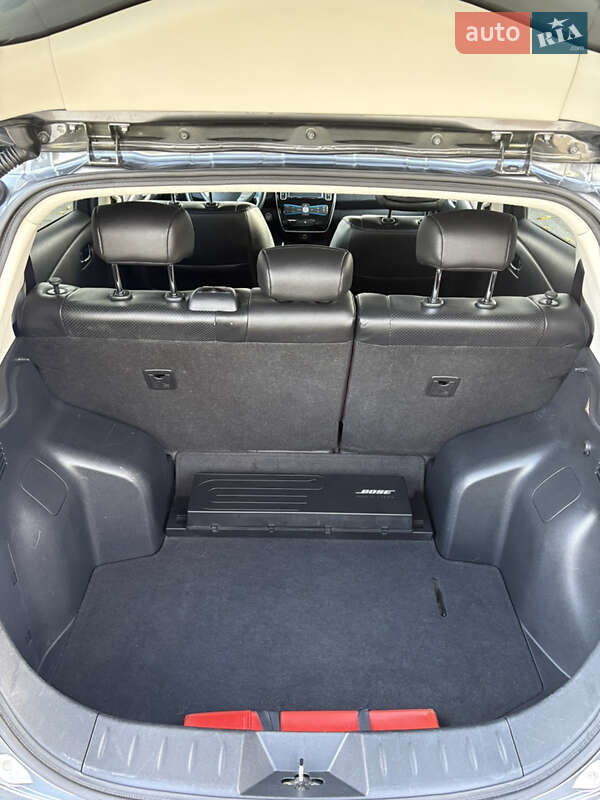 Хэтчбек Nissan Leaf 2015 в Одессе