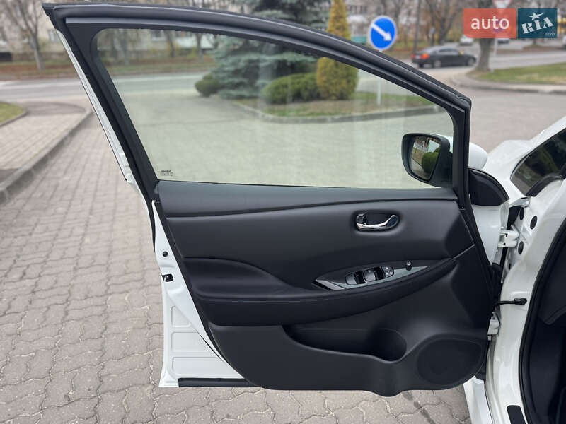 Хэтчбек Nissan Leaf 2018 в Луцке
