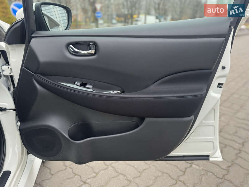 Хэтчбек Nissan Leaf 2018 в Луцке