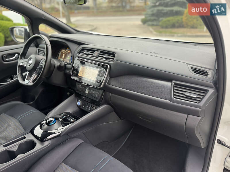 Хэтчбек Nissan Leaf 2018 в Луцке