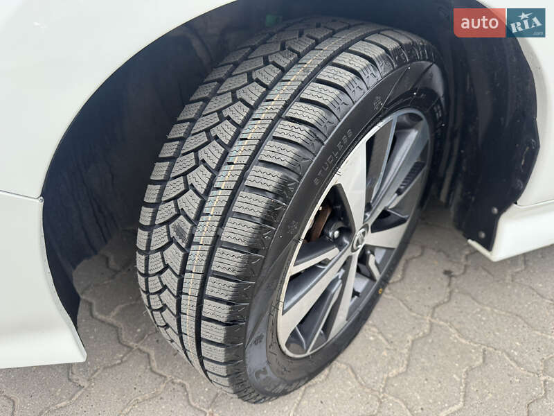 Хэтчбек Nissan Leaf 2018 в Луцке