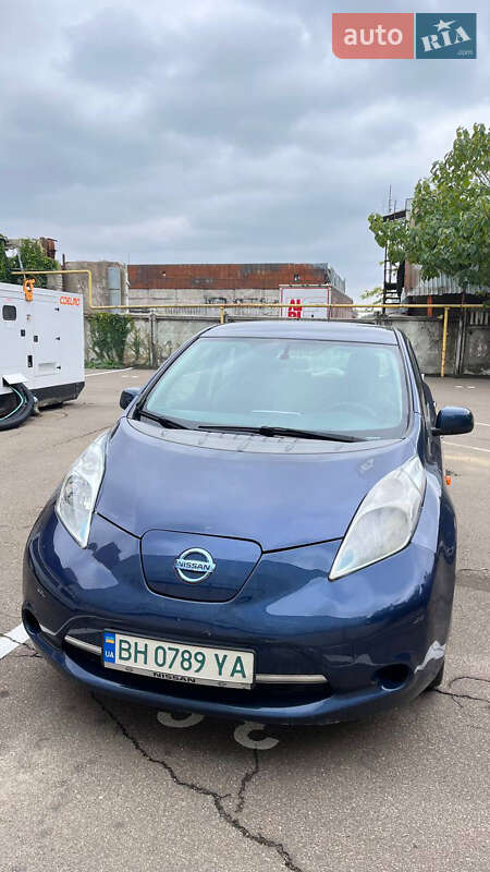 Хэтчбек Nissan Leaf 2017 в Одессе фото Хэтчбек Nissan Leaf 2017 в Одессе