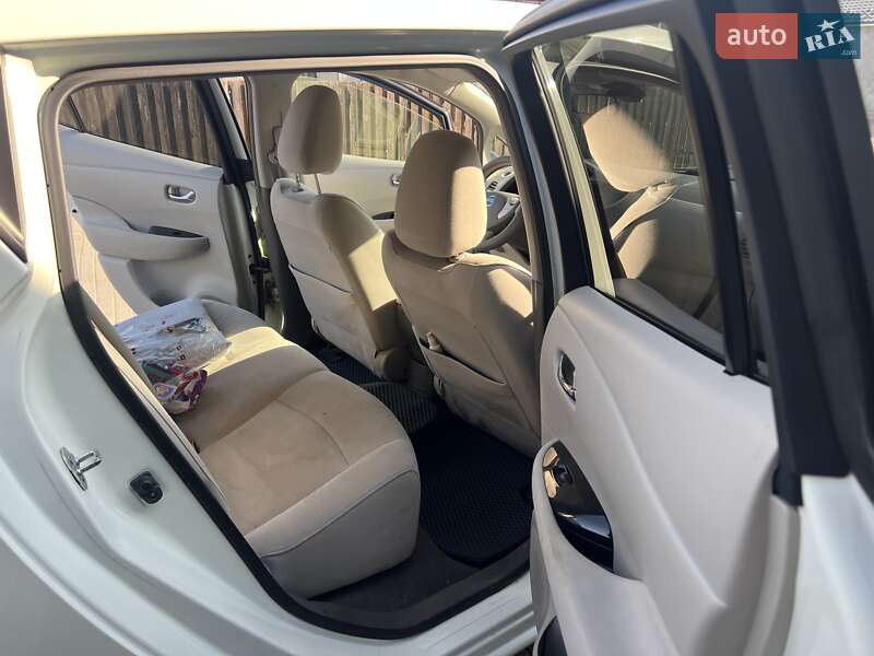 Хэтчбек Nissan Leaf 2011 в Львове