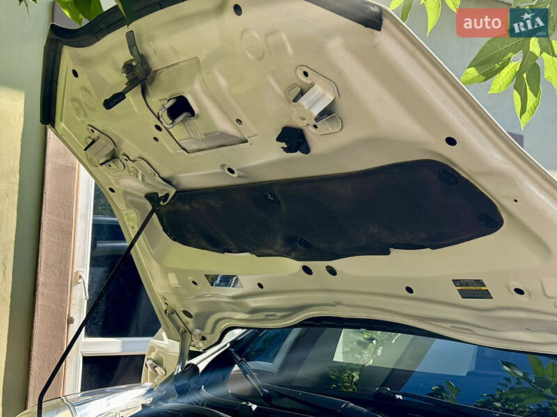 Хэтчбек Nissan Leaf 2014 в Виннице фото 33 Хэтчбек Nissan Leaf 2014 в Виннице