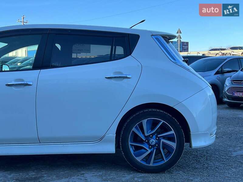 Хэтчбек Nissan Leaf 2014 в Львове