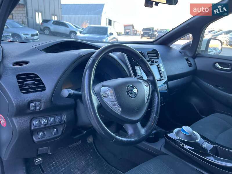 Хэтчбек Nissan Leaf 2014 в Львове
