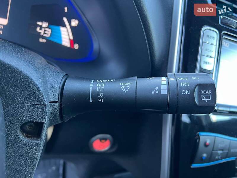 Хэтчбек Nissan Leaf 2014 в Львове