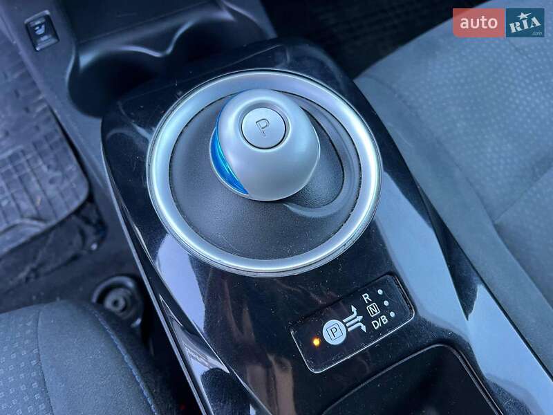 Хэтчбек Nissan Leaf 2014 в Львове