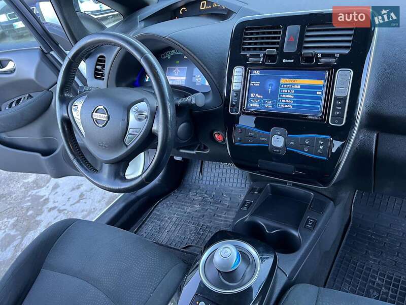 Хэтчбек Nissan Leaf 2014 в Львове