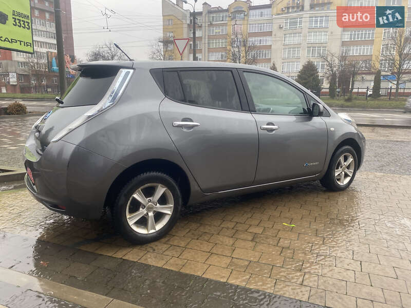 Хетчбек Nissan Leaf 2014 в Івано-Франківську