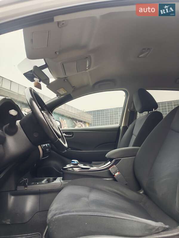 Хэтчбек Nissan Leaf 2013 в Луцке