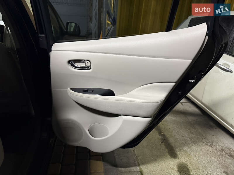 Хэтчбек Nissan Leaf 2012 в Умани фото 20 Хэтчбек Nissan Leaf 2012 в Умани