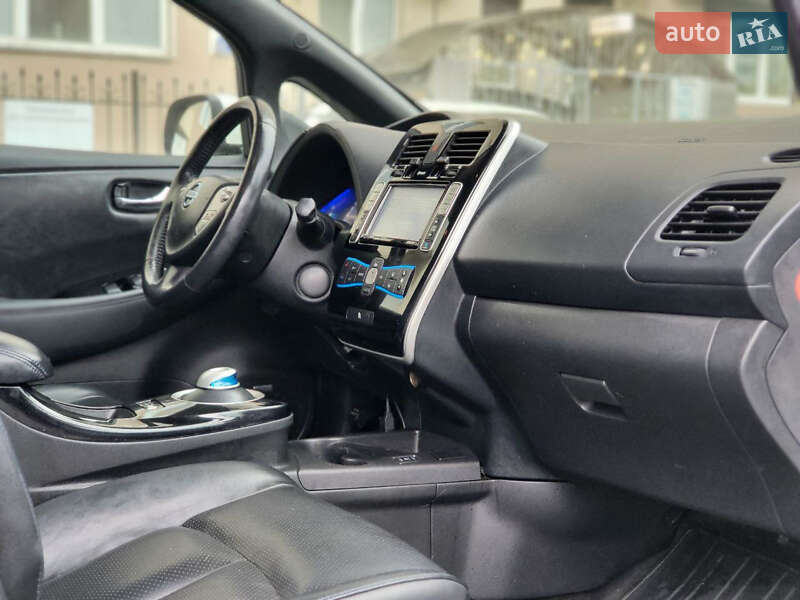 Хетчбек Nissan Leaf 2015 в Києві