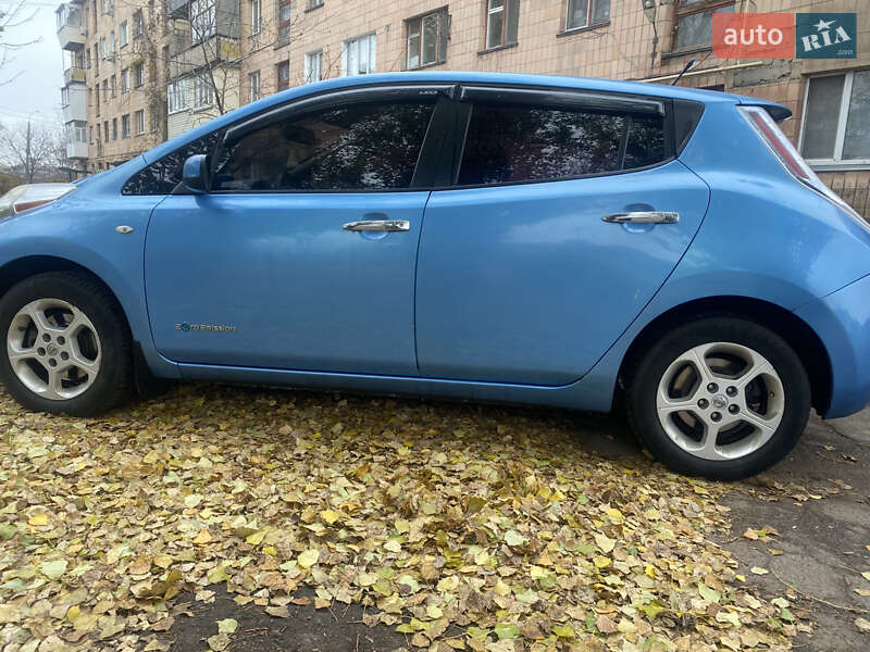 Хетчбек Nissan Leaf 2012 в Черкасах