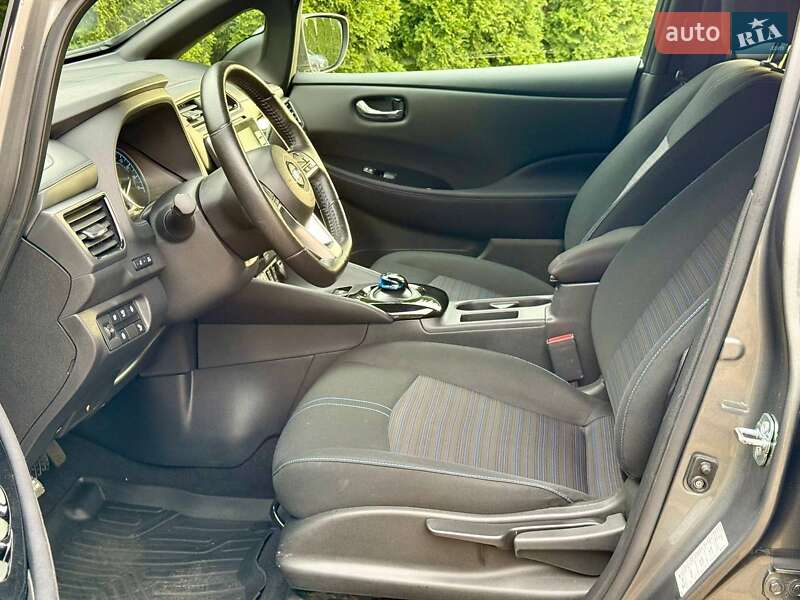 Хэтчбек Nissan Leaf 2021 в Самборе