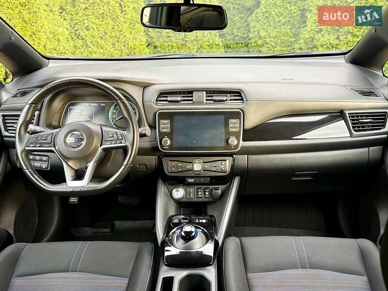 Хэтчбек Nissan Leaf 2021 в Самборе