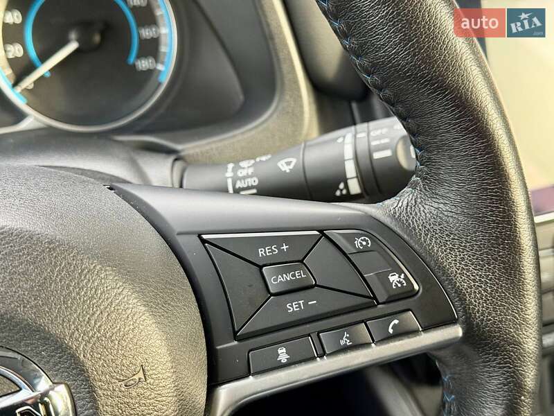 Хэтчбек Nissan Leaf 2021 в Самборе