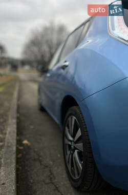 Хэтчбек Nissan Leaf 2014 в Ровно