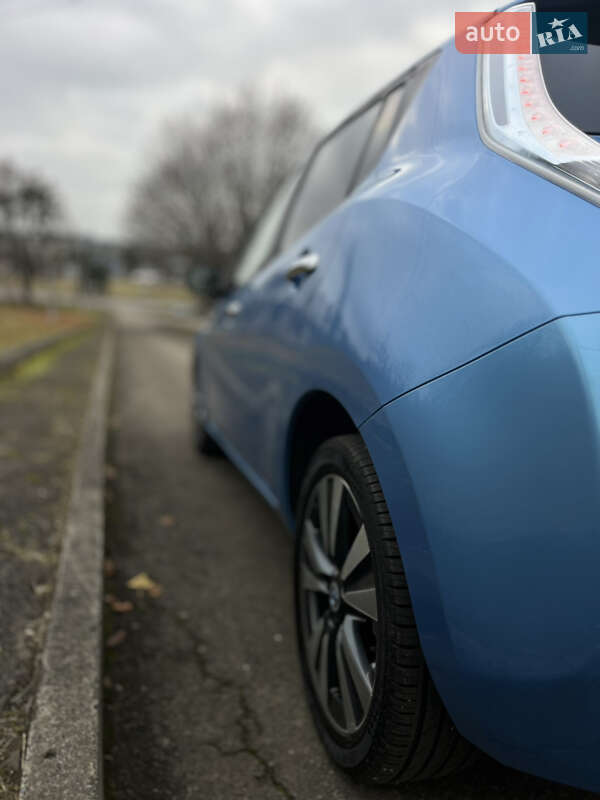 Хэтчбек Nissan Leaf 2014 в Ровно