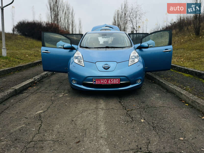 Хэтчбек Nissan Leaf 2014 в Ровно