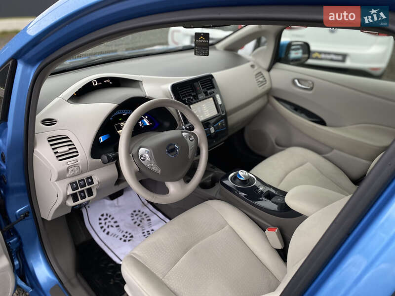 Хэтчбек Nissan Leaf 2011 в Луцке