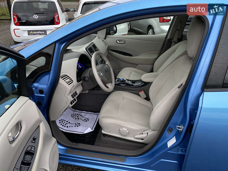 Хэтчбек Nissan Leaf 2011 в Луцке