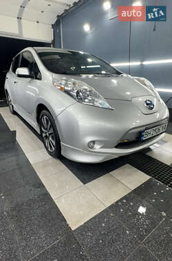 Хэтчбек Nissan Leaf 2015 в Одессе
