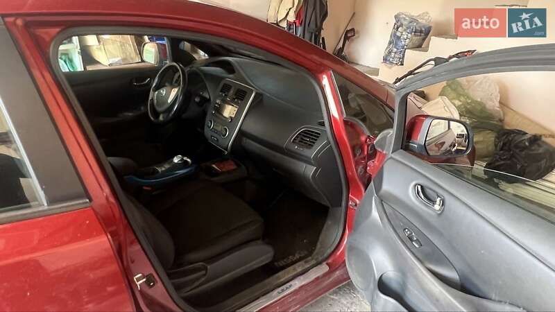 Хэтчбек Nissan Leaf 2013 в Черкассах
