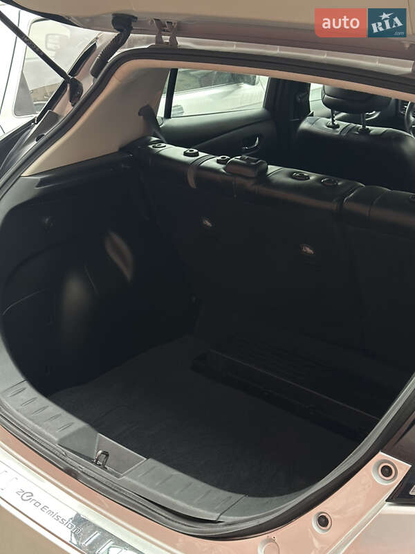 Хетчбек Nissan Leaf 2020 в Києві