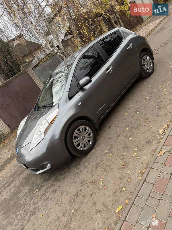 Хэтчбек Nissan Leaf 2015 в Одессе