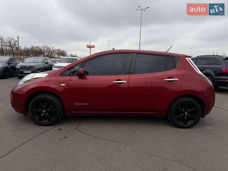 Хэтчбек Nissan Leaf 2016 в Кривом Роге