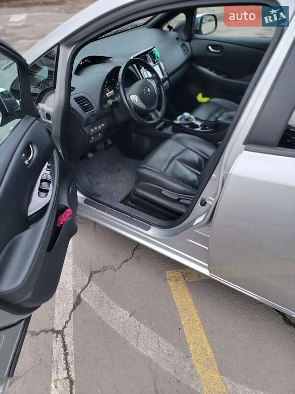 Хэтчбек Nissan Leaf 2014 в Павлограде