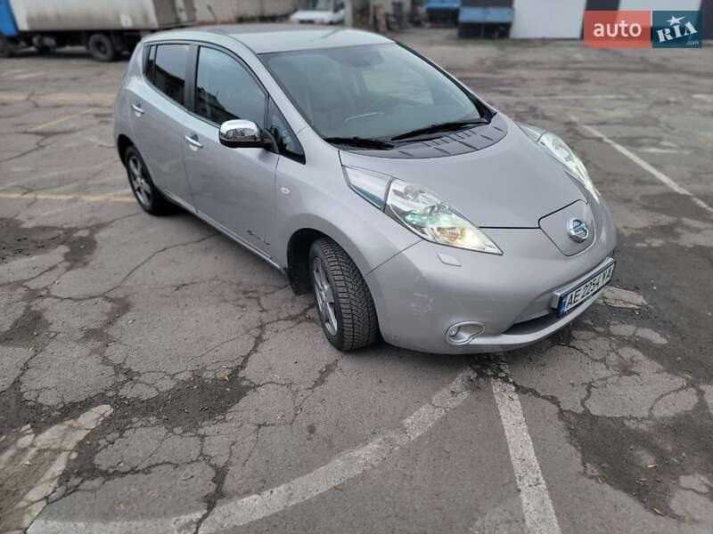 Хэтчбек Nissan Leaf 2014 в Павлограде
