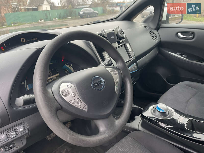 Хэтчбек Nissan Leaf 2016 в Бахмаче